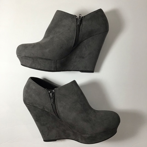 Grey Suede Wedge Booties Size 11 - Picture 3 of 8